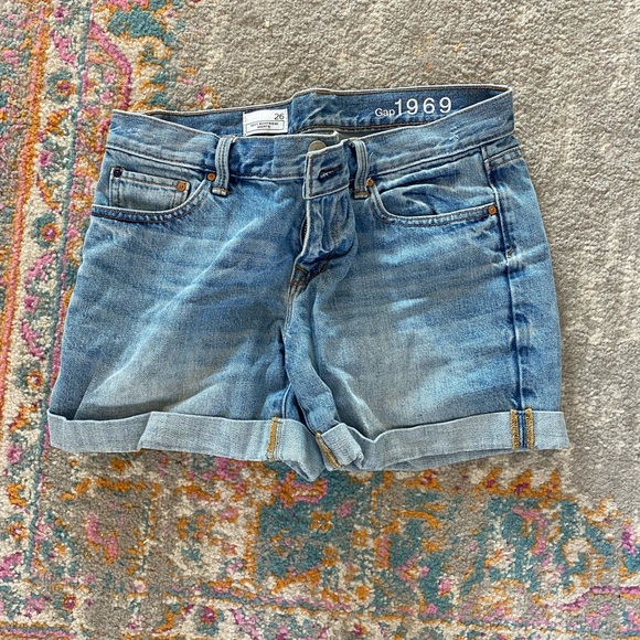 Light denim gap shorts - Picture 1 of 1